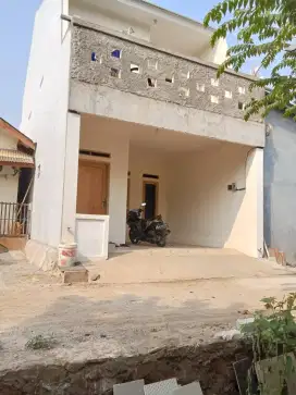 Rumah 2 lantai di Jual Cepat