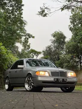 Mercedes Benz C200 thn 1996 W202