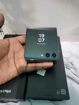Jual cepat samsung z flip 5 ram 8/256 sein fullset