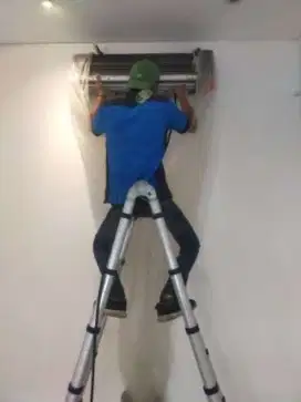 Service AC bongkar pasang AC, cuci AC tambah freon dll