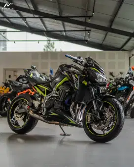 Kawasaki Z900 Metallic Spark Black 2019