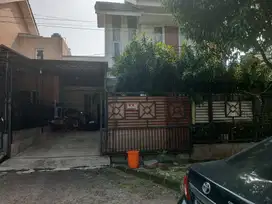 Rumah Asri 2 Lt Strategis 11 Mnt ke Stasiun Depok Hadap Timur J-17087