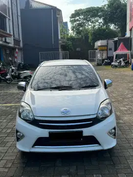 TOYOTA AGYA G AT 1.0 PUTIH 2015