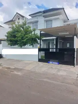 Rumah LT 162 SHM Strategis 9 Mnt ke BSD Plaza Dibantu KPR J-36129