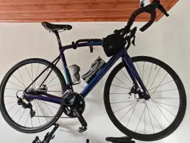 Road bike Polygon Strattos S7 disc