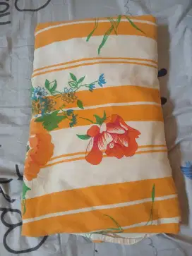 Selimut bunga tebal