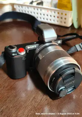 Sony NEX-5N & 3 Lensa Sony