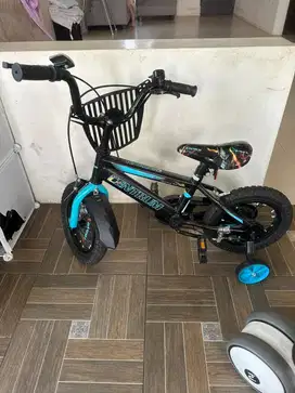 Sepeda roda tiga