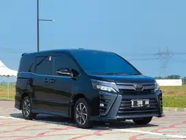Toyota Voxy 2.0 Automatic 2021 Bensin Hitam Metalik