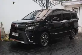 Toyota Voxy 2018