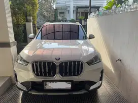 Dijual BMW X1 U11 sDrive18i A/T 2023 - Warna Putih Meta, Full Orisinal