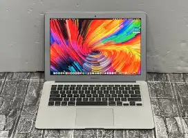 Macbook Air (Mid , 13-inch, 2012)  Ram 4GB SSD 128GB