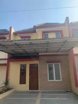 Dipasarkan rumah 2 lantai indent unit free design