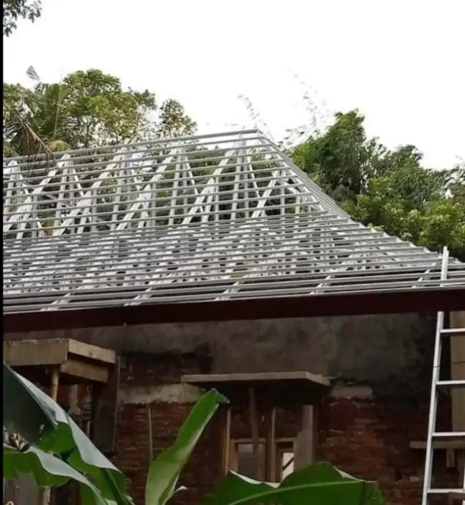 Melayani renovasi atap rumah baja ringan galvalum pasir Terpasng