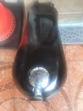 Tangki motor seken Honda Megapro