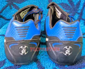 Sepatu Bola Ardiles