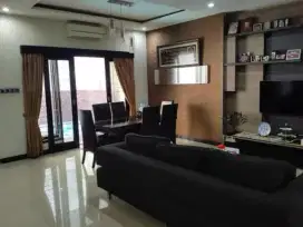 Dijual Rumah Cantik 2 lt Semi Furnished Mampang Jaksel