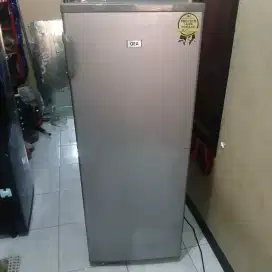 Freezer upright gea tanpa bunga es