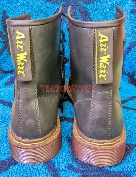 Sepatu Docmart Boots