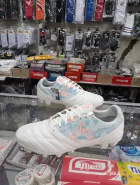 Sepatu bola murah