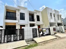 Rumah Terawat 15 Menit ke Eka Hospital Harapan Indah Siap Huni J-31322