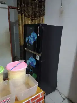 Kulkas Polytron 2 pintu