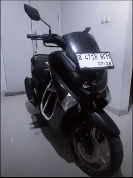 Yamaha Nmax 155 Hitam Gold