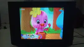Tv LG 21 inci layar datar masih mulus seperti baru siapa cepat ya