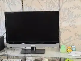TV Toshiba 17 inci LCD