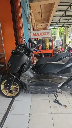 Jual yamaha xmax 250 2021 kondisi sip