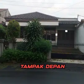 Rumah Luas Siap Huni di Pinggir Jalan Raya Utama di Jagakarsa Jakarta