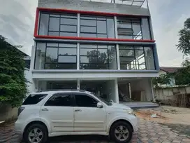 Ruko Komersial 3 Lantai di Kawasan Padat Pasar Minggu