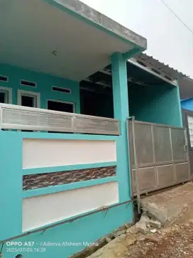 Rumah Baru Cluster Di Perkampungan Di Citayam