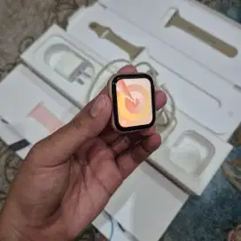 Apple Watch 4 40mm IBOX
FULLSET IBOX