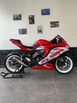 Di jual Ninja zx 250r abs se antik mulus