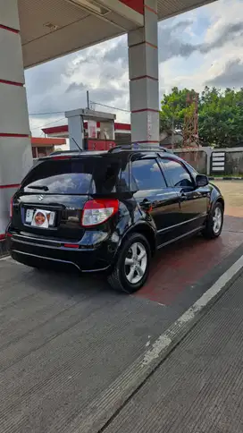 Suzuki SX4 x-over thn 2010 MATIC bisa kredit DP 7 Jt Angs 2,3xxx