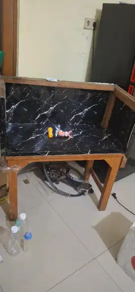 Di jual meja kayu ukuran 1 meter 50cm