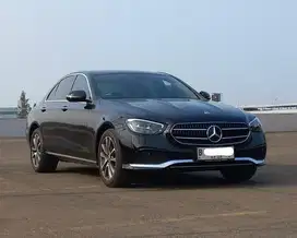 MERCEDES-BENZ E200 AVANTGARDE 2023 – Black on Brown