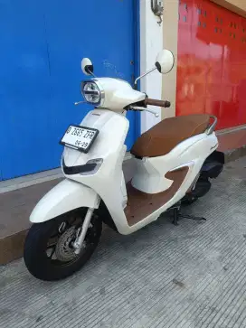 Stylo 160 abs tahun 2024 mulus seperti baru