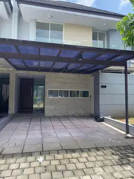 Disewakan Rumah 2 Lantai di Cluster Edenia Graha Natura, Surabaya