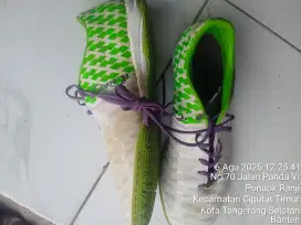 Sepatu futsal speeck size 42