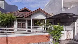 Murah Rumah 1.5 Lantai di Darmo Permai Utara Gang Utama, Surabaya