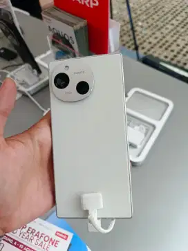 Promo bulan Agustus handphone SHARP AQUOS