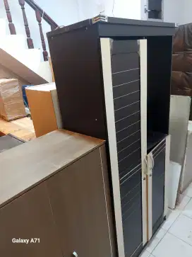Lemari baju kecil dan besar