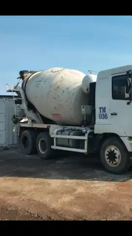 Truck mixer camc 7 kubik tahun 2013