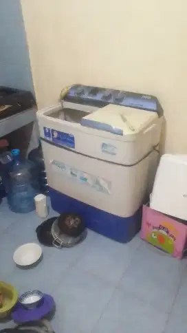 Jual mesin cuci masih fungsi normal