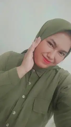 Mencari pekerjaan admin, olshop, packing , jaga toko dll