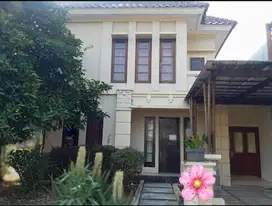 Dijual Rumah 2 lantai Full Furnish di Legenda Wisata Cibubur
