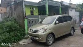 Toyota Avanza 2004 Bensin