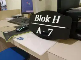 Costum akrilik nomer rumah partai/satuan
